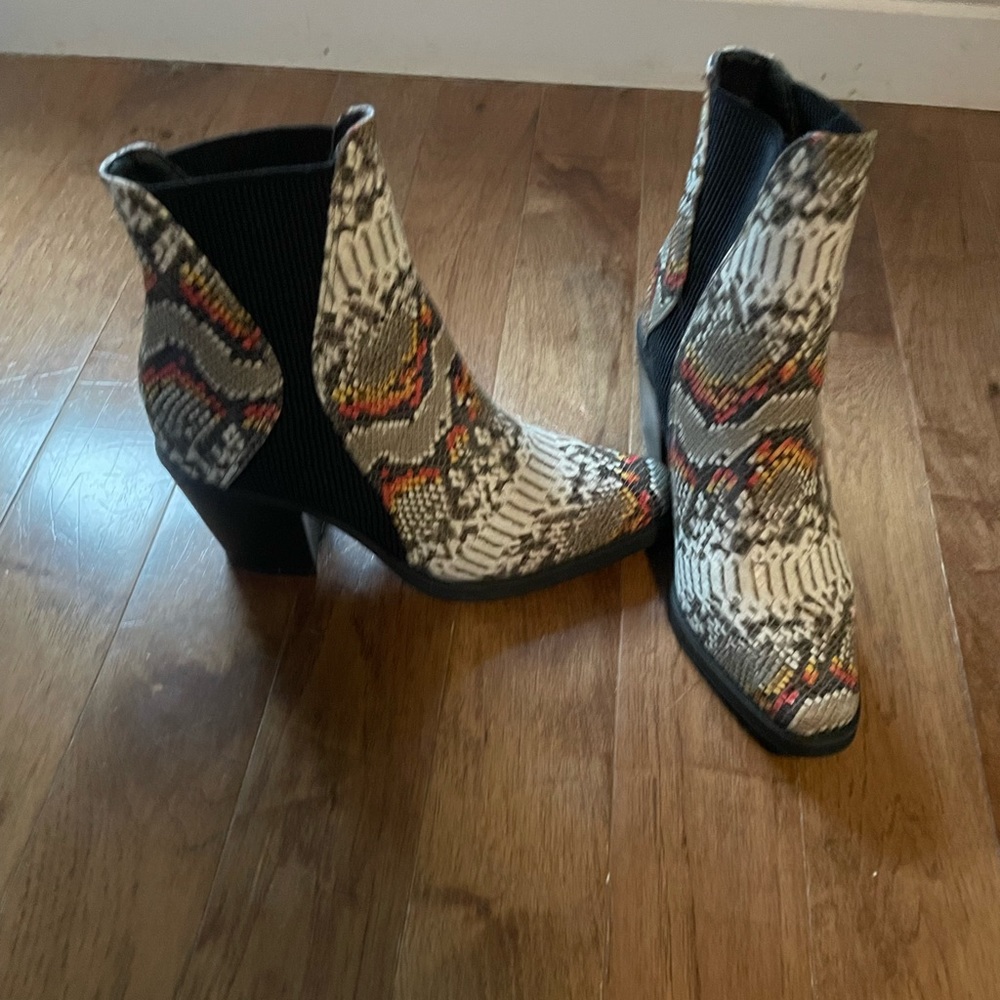 Size 8 snakeskin booties - 3in heel
